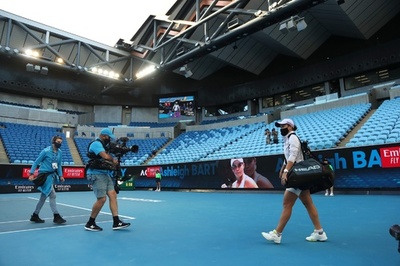 「針が落ちる音も聞こえる」 バーティが無観客楽しみ16強 全豪OP