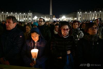 教皇、2度の「急性呼吸不全」 バチカン発表