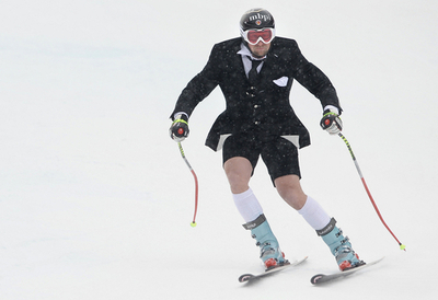 最後の滑走は半ズボンスーツで、W杯スーパー大回転での一幕