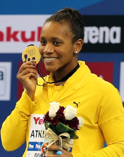 アトキンソンが100m平泳ぎで世界新、黒人の女子選手では初優勝