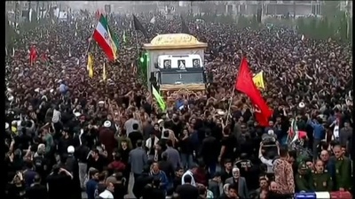 動画:イラン大統領の葬儀 首都やシーア派聖地で葬列