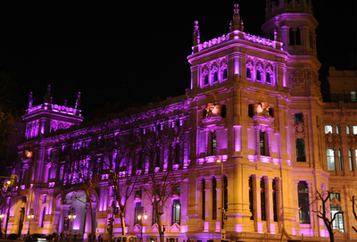 ライトアップされた郵便局 マドリード