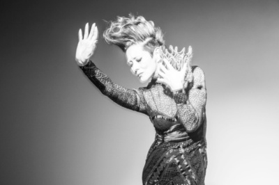 新たな身体表現に挑む夏木マリ　女のカラダの賞味期限って？