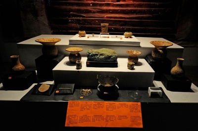 ティワナクの遺跡から多数の遺物、大統領も現地視察 ボリビア