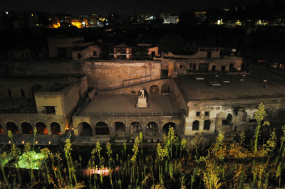 火山噴火で炭化した古代巻物、X線で解読に期待 研究