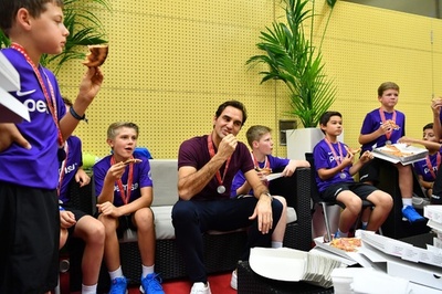 通算99勝目のフェデラー、恒例のピザで「夢のような一週間」祝う