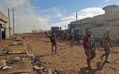 有志連合が病院駐車場に空爆、民間人が死傷した恐れ イラク