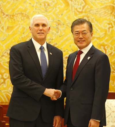 ペンス米副大統領、平昌五輪開会式前の夕食会に出席見合わせ