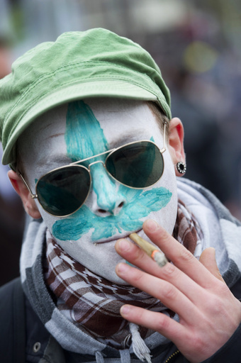 オランダ・ハーグ、市中心部での大麻吸引を禁止に 同国初の措置