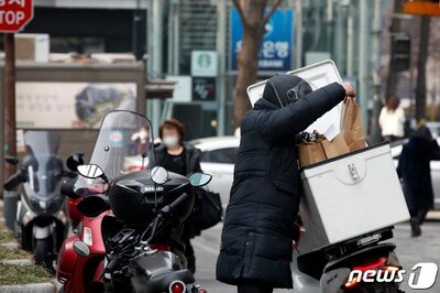 身に覚えのない料理届き「仲良くなりたい」という恐怖…韓国で横行する「配達ストーキング」