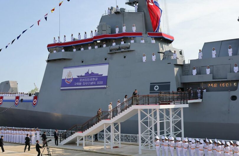 羅津造船所で6月12日に開かれた5000トン級駆逐艦「姜健」号の進水式＝労働新聞(c)KOREA WAVE