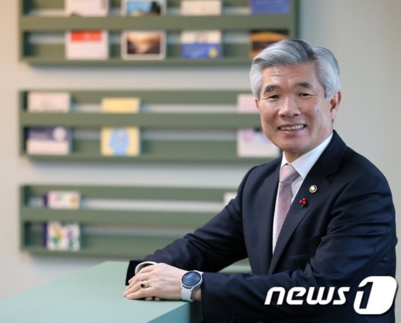 news1のインタビューに応じるイ・ギシク兵務庁長(c)news1