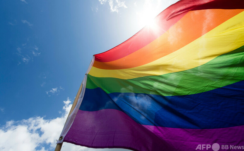 シンガポール警察、LGBTの権利訴えるデモ参加者3人を逮捕