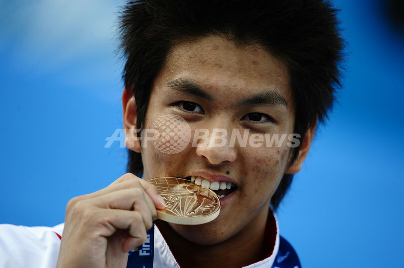 古賀が男子100メートル背泳ぎで金メダル 入江は4位、世界水泳