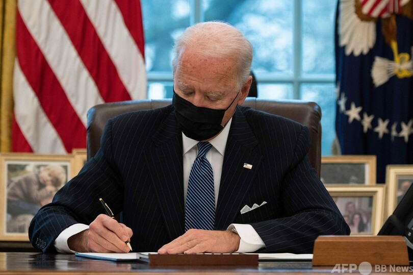 米、トランスジェンダーの軍入隊解禁 前政権の決定撤回