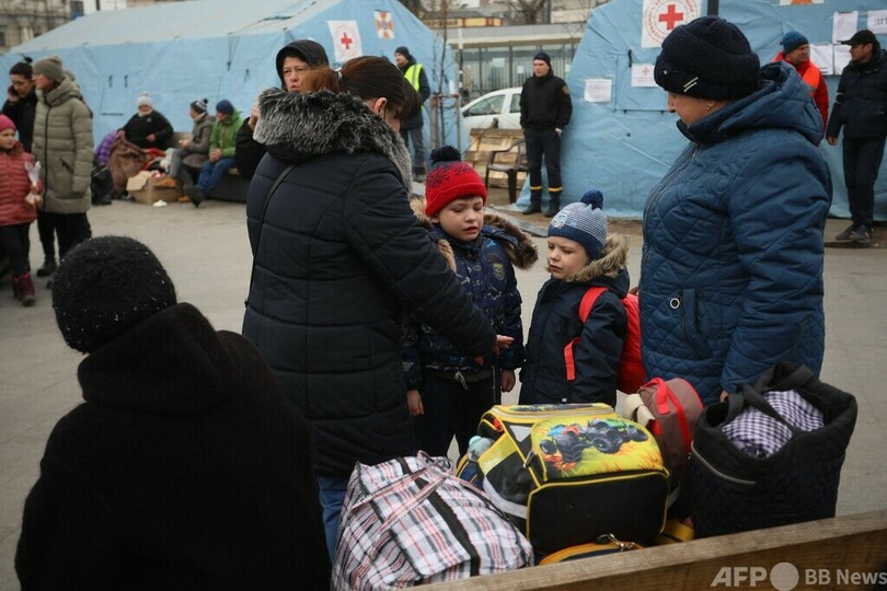 避難先に居場所ない…案内板にない列車で帰国するウクライナ難民