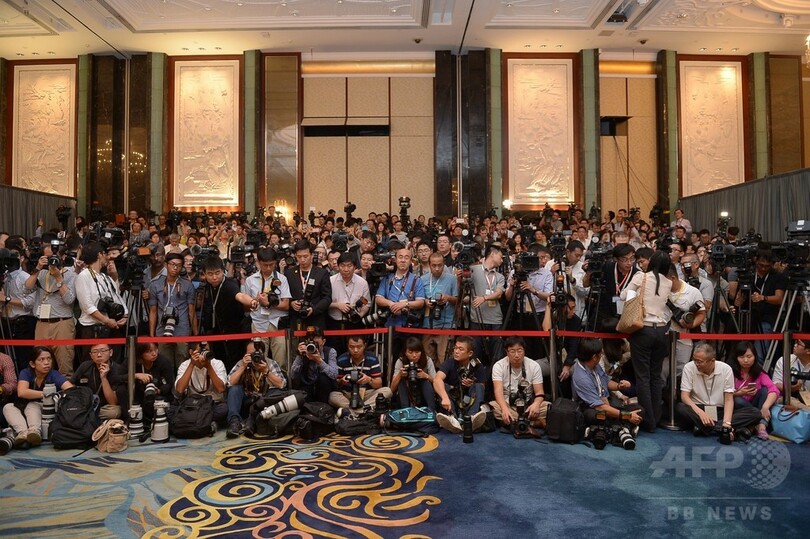 中台首脳が歴史的会談、習主席「中台は一つの家族」