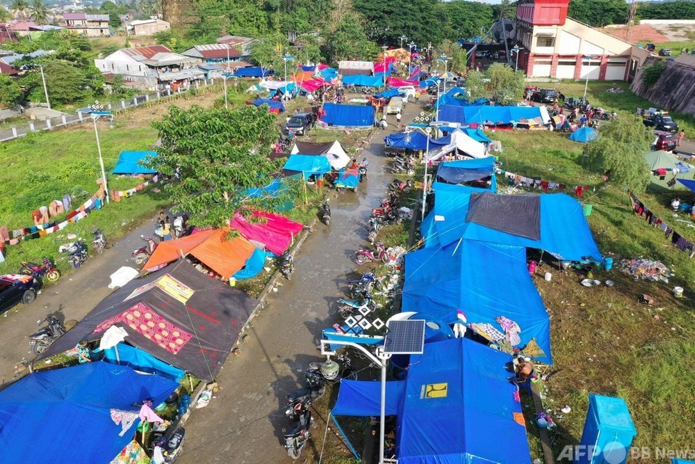 インドネシア地震、死者81人に 疲弊する救急現場、コロナ感染リスクも