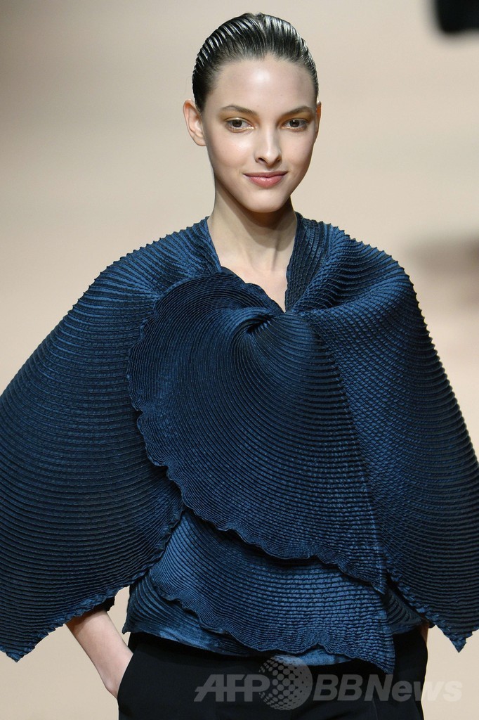 ＜14/15年秋冬パリコレクション＞イッセイ ミヤケ