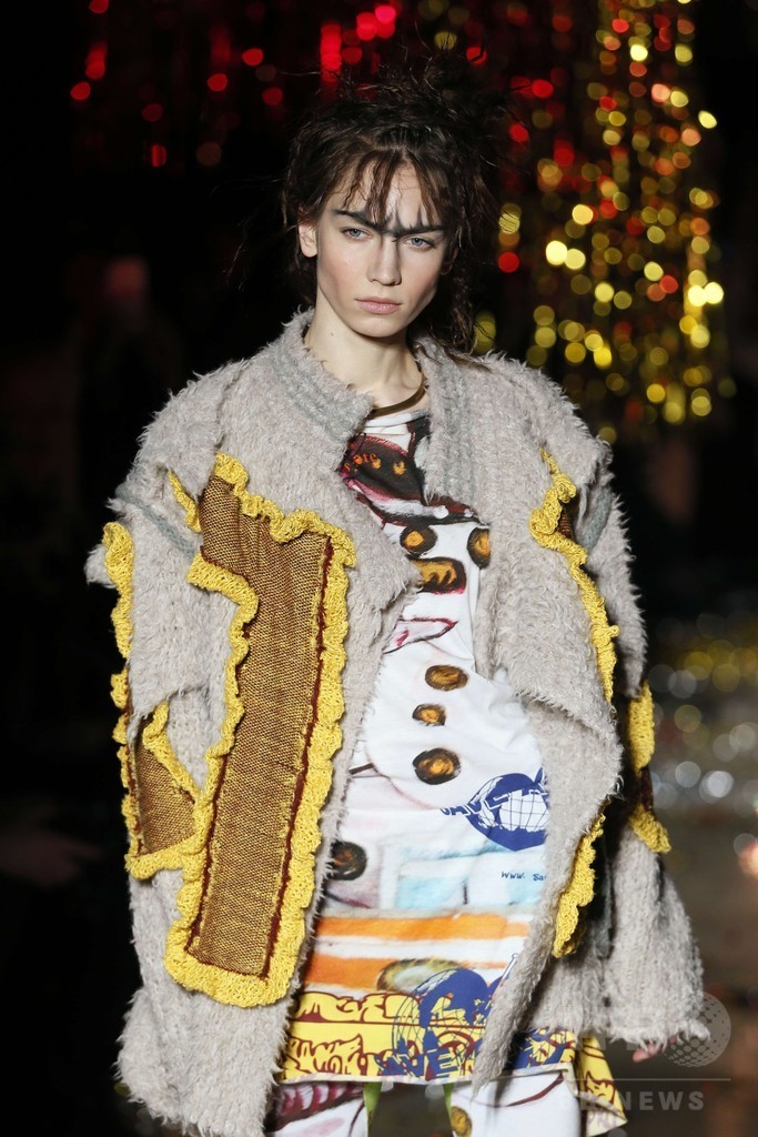 「ユニセックス」にまとう服、「ヴィヴィアン・ウエストウッド ゴールドレーベル」15/16秋冬