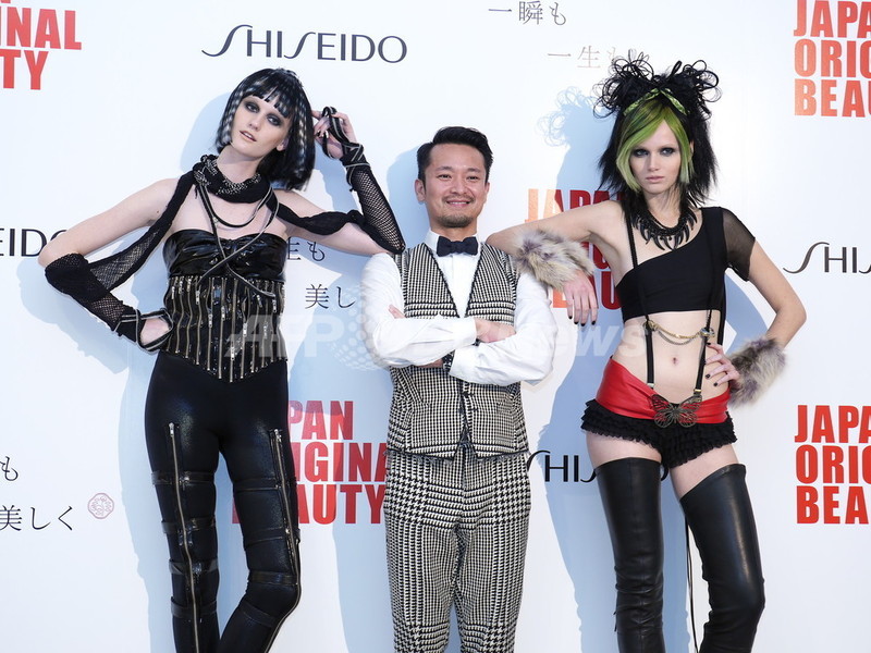 『ジョジョの奇妙な冒険』18人のキャラクターを実物モデルで表現、SHISEIDO