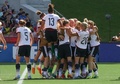 女子サッカーW杯カナダ大会・決勝トーナメント1回戦、ドイツ対スウェーデン。チームメートと得点を喜ぶドイツのセリア・シャシッチ（13番、2015年6月20日撮影）。(c)AFP/Getty Images/Andre Ringuette