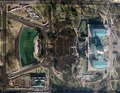 米画像衛星運営会社ジオアイ（GeoEye）は20日、バラク・オバマ（Barack Obama）新米大統領の就任式が行われたワシントンD.C.（Washington D.C.）の米連邦議会議事堂（右）やナショナル・モール（National Mall）周辺の衛星写真を公開した。（2009年1月20日撮影）。(c)AFP/GEOEYE