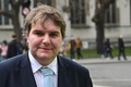 英与党・保守党のジェイミー・ウォリス議員（2022年3月30日撮影）。(c)JUSTIN TALLIS / AFP