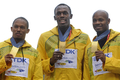 第12回世界陸上ベルリン大会（%%12th IAAF World Championships in Athletics Berlin%%）男子4×100メートルリレー決勝。ジャマイカが37秒31の大会新記録で優勝した。37秒62でトリニダード・トバゴが2位に、38秒02で英国が3位に入った。日本は38秒30で4位に入り、惜しくもメダル獲得を逃した。

　ウサイン・ボルト（%%Usain Bolt%%）は、第3走者としてジャマイカの金メダル獲得に貢献し、%%北京五輪%%に続き世界選手権でも短距離（100メートル、200メートル、4×100メートルリレー）3冠に輝いた。写真は表彰台でポーズをとるジャマイカの（左から）マイケル・フレイター（%%Michael Frater%%）、ウサイン・ボルト、アサファ・パウエル（%%Asafa Powell%%）。（2009年8月23日撮影）(c)AFP/JOHN MACDOUGALL