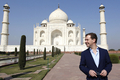 インドを訪問中のドミトリー・メドベージェフ（Dmitry Medvedev）露大統領は22日、アグラ（Agra）にあるタージマハル（Taj Mahal）や、ムンバイ（Mumbai）のボリウッド映画の撮影現場などを訪問した（2010年12月22日撮影）。(c)AFP/RIA-NOVOSTI/KREMLIN POOL/DMITRY ASTAKHOV