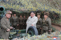 北朝鮮のチャンリン（昌麟）島の軍部隊を視察する金正恩。国営朝鮮中央通信配信（キム・ジョンウン）朝鮮労働党委員長（撮影日不明、2019年11月25日配信）。(c) STR / KCNA VIA KNS / AFP