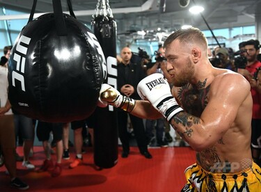 マクレガー、メイウェザー戦で2ラウンド以内のKO勝ちを宣言 写真1枚