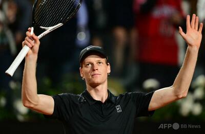 シナーがドーピング違反からの復帰戦で白星、イタリア国際