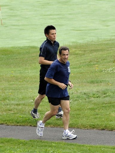 洞爺湖サミット最終日、仏大統領ジョギング