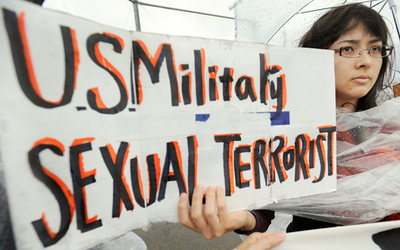 米兵事件に抗議、沖縄県民集会に数千人