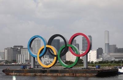 お台場の五輪シンボル一時撤去、延期でメンテナンスへ