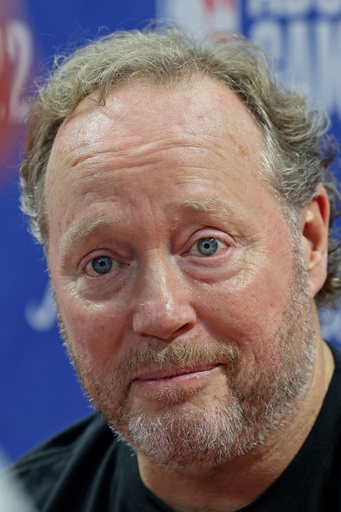 バックスがブデンホルツァーHCを解任 今季はPO1回戦敗退