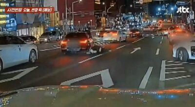 「3人を次々に押しのけて逃走する車」…ソウル・繁華街の真ん中で騒動、拡散する当時の映像