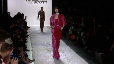 動画：秋冬ランウェイを席巻したベルベットの魅力