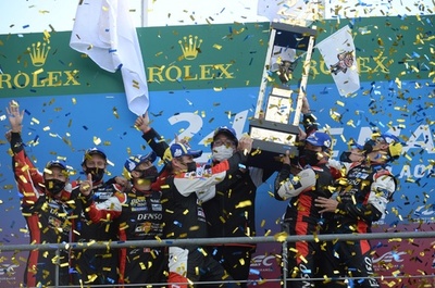 小林可夢偉が悲願のルマン初優勝「現実感ない」 トヨタは4連覇