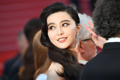 中国女優ファン・ビンビンさんが脱税を謝罪、140億円支払い命令