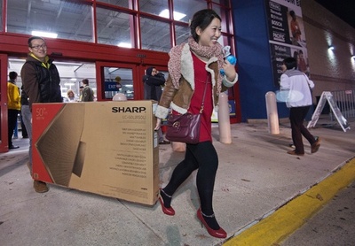 財布のひもは緩むか？ブラックフライデー 米年末商戦始まる