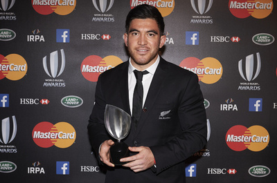 オールブラックスのミルナー・スカッダー、2019年まで契約を延長