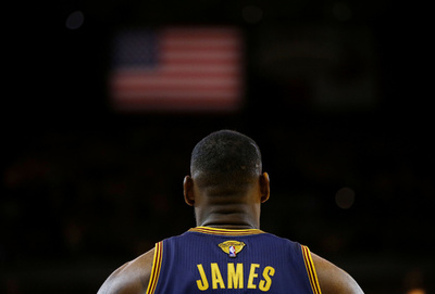 NBAが国歌演奏時の起立を全チームに要請、米報道