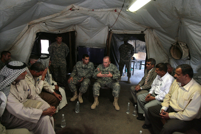 イラク中部で自爆攻撃　対米協力の部族指導者4人が死亡