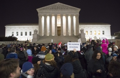 トランプ政権の入国禁止差し止め無効要求を却下、米連邦控訴裁