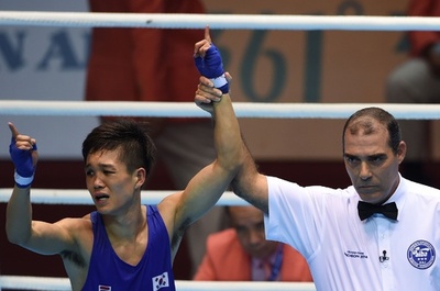 疑惑の判定が取りざたされるシンが金メダル、アジア大会