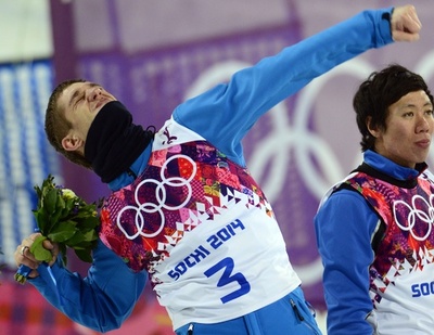 クシニルが男子エアリアルで金、ソチ五輪