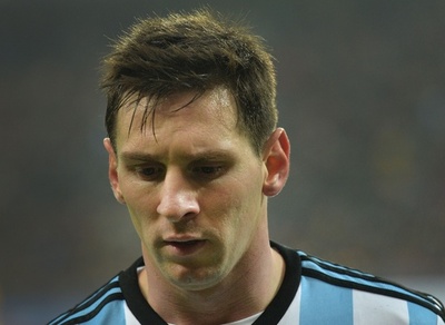 バルサのマルティーノ監督、メッシの嘔吐に「普通じゃない」