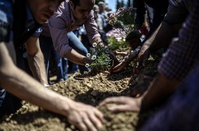 トルコ炭鉱事故、過失致死罪で3人を起訴